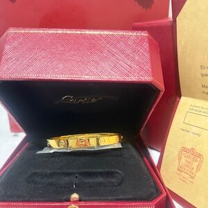 Stunning Yellow Gold Bangle